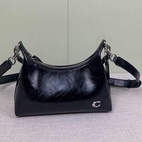 Coach Handbags - Coach bag in black